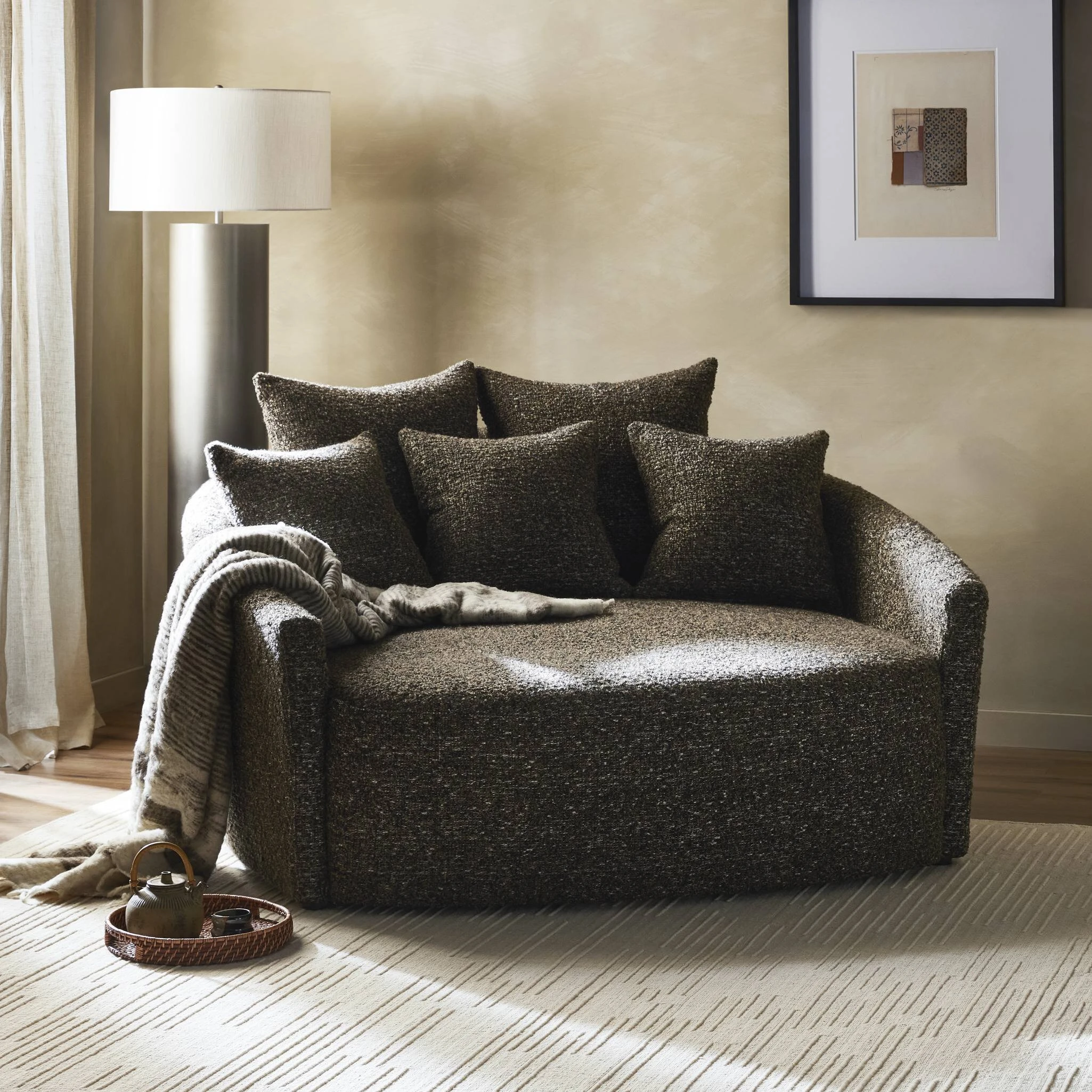 Chloe Media Lounger - 102766-011 102766011