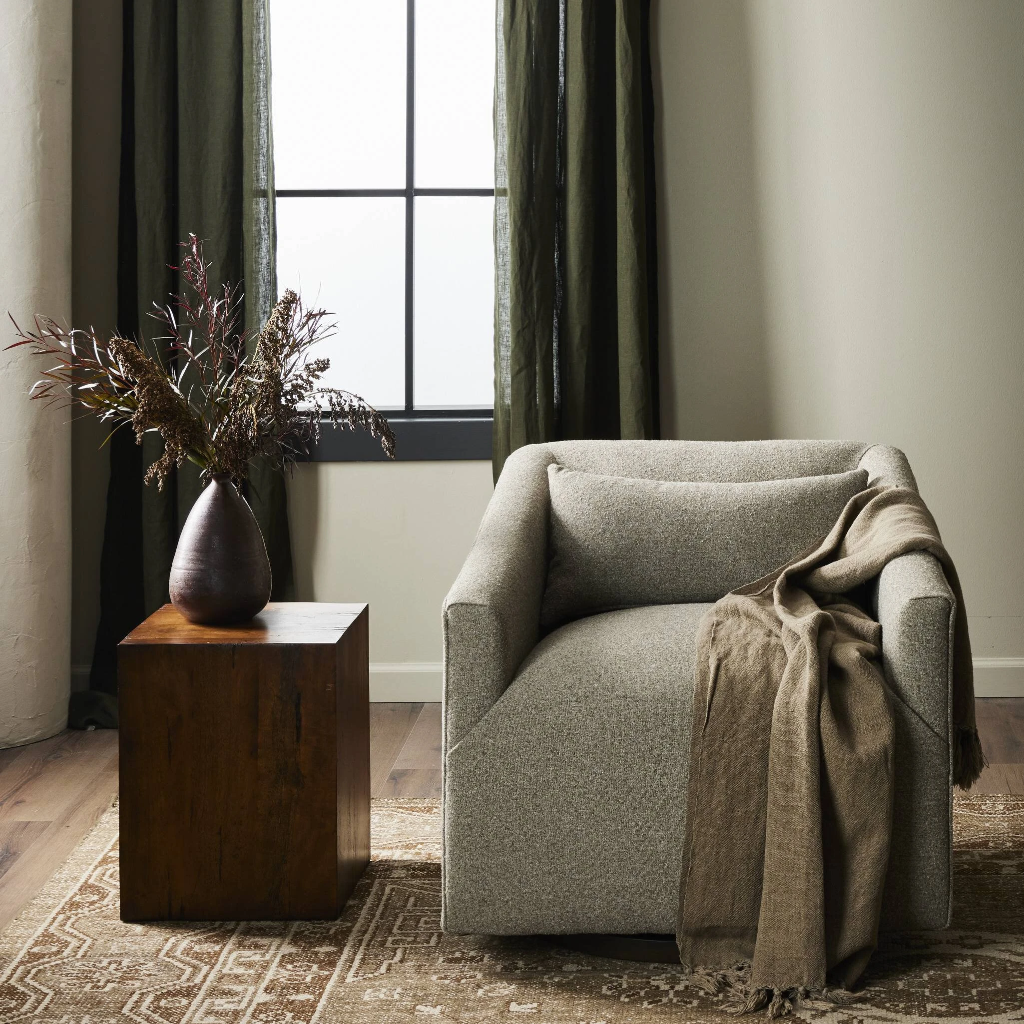 York Swivel Chair - 105964-026 105964026