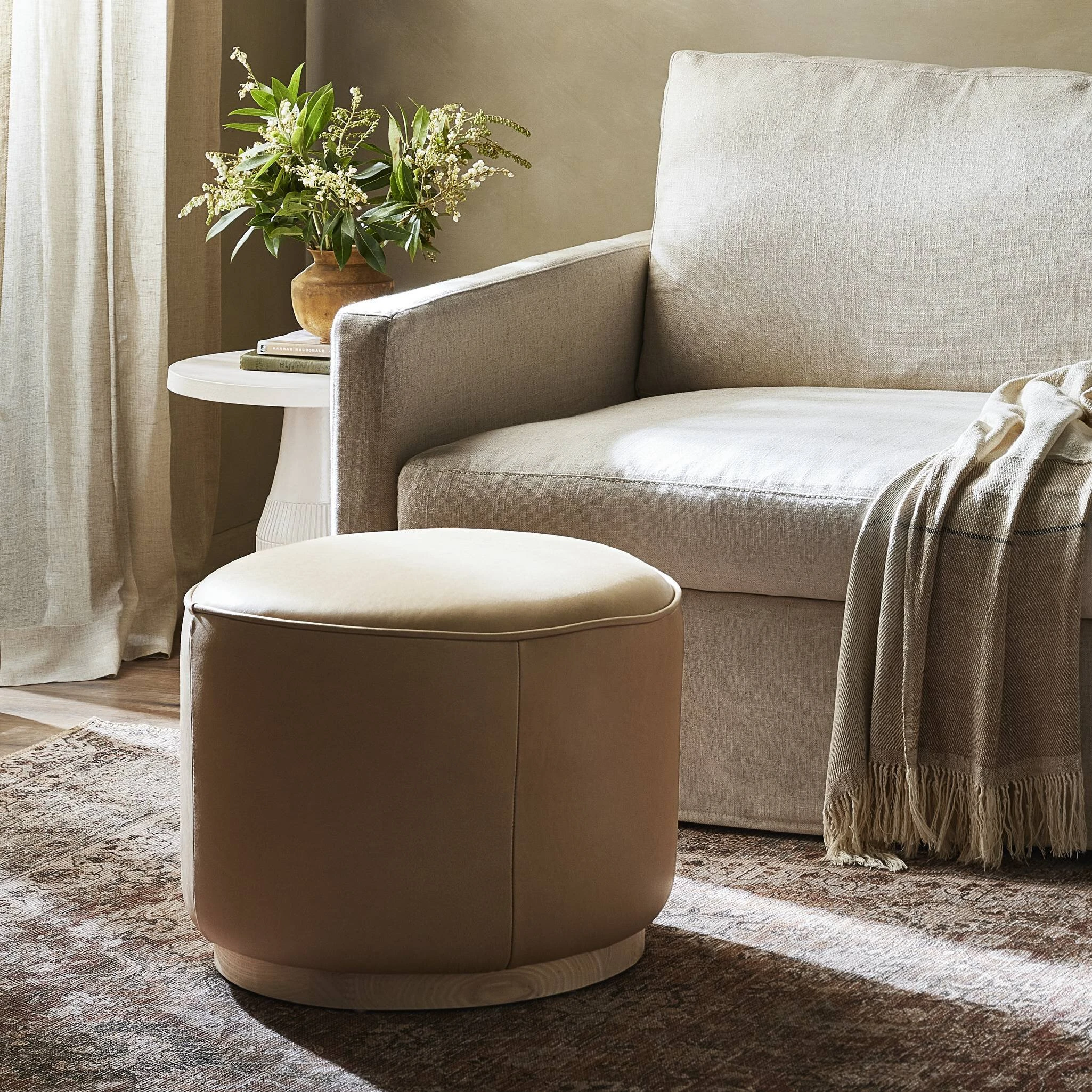 Sinclair Round Ottoman - 106074-008 106074008