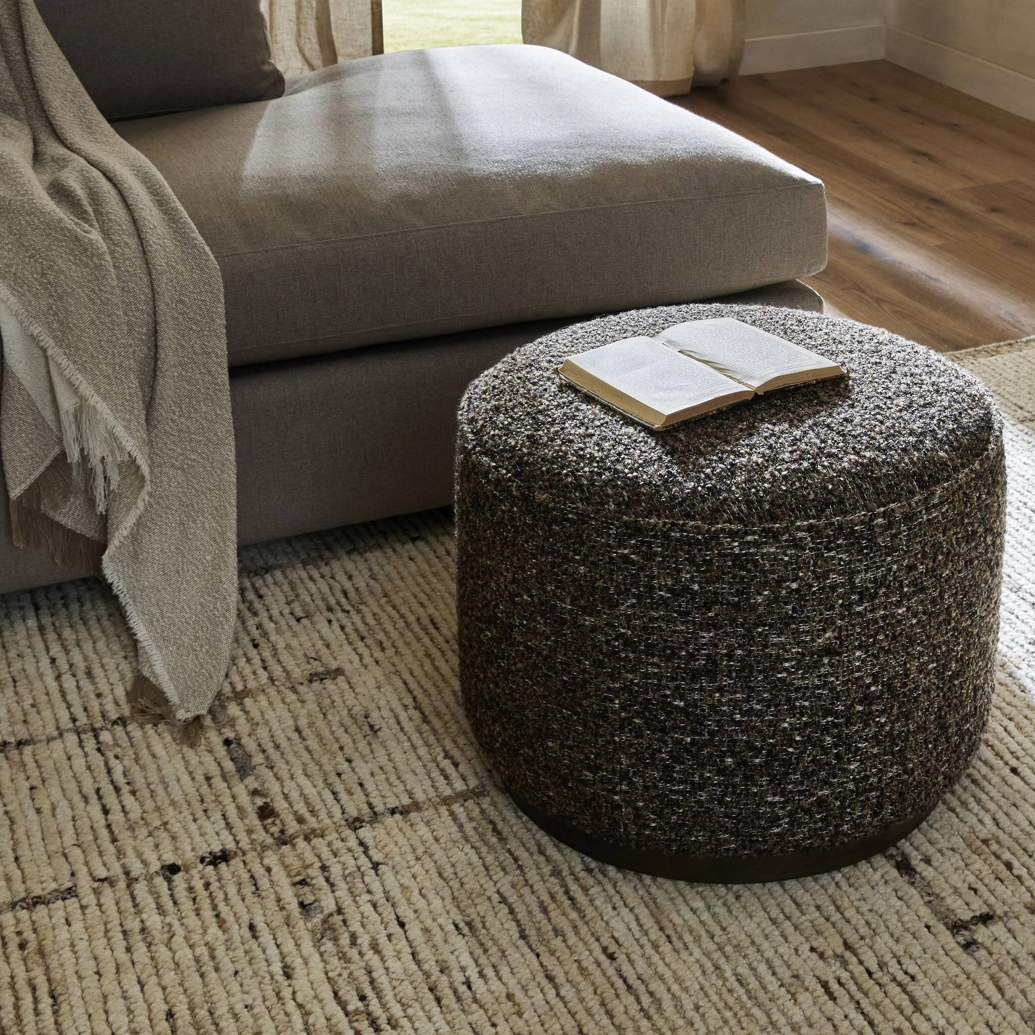 Sinclair Round Ottoman - 106074-018 106074018