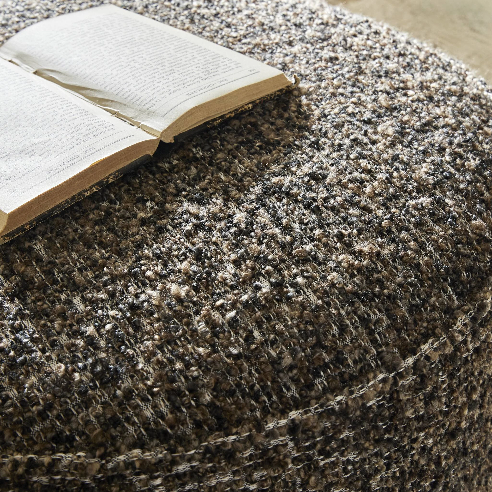 Sinclair Round Ottoman - 106074-018 106074018