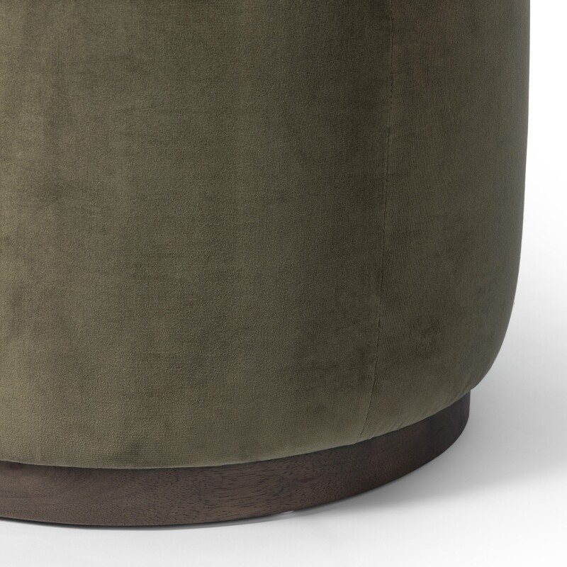 Sinclair Round Ottoman - 106074-019 106074019