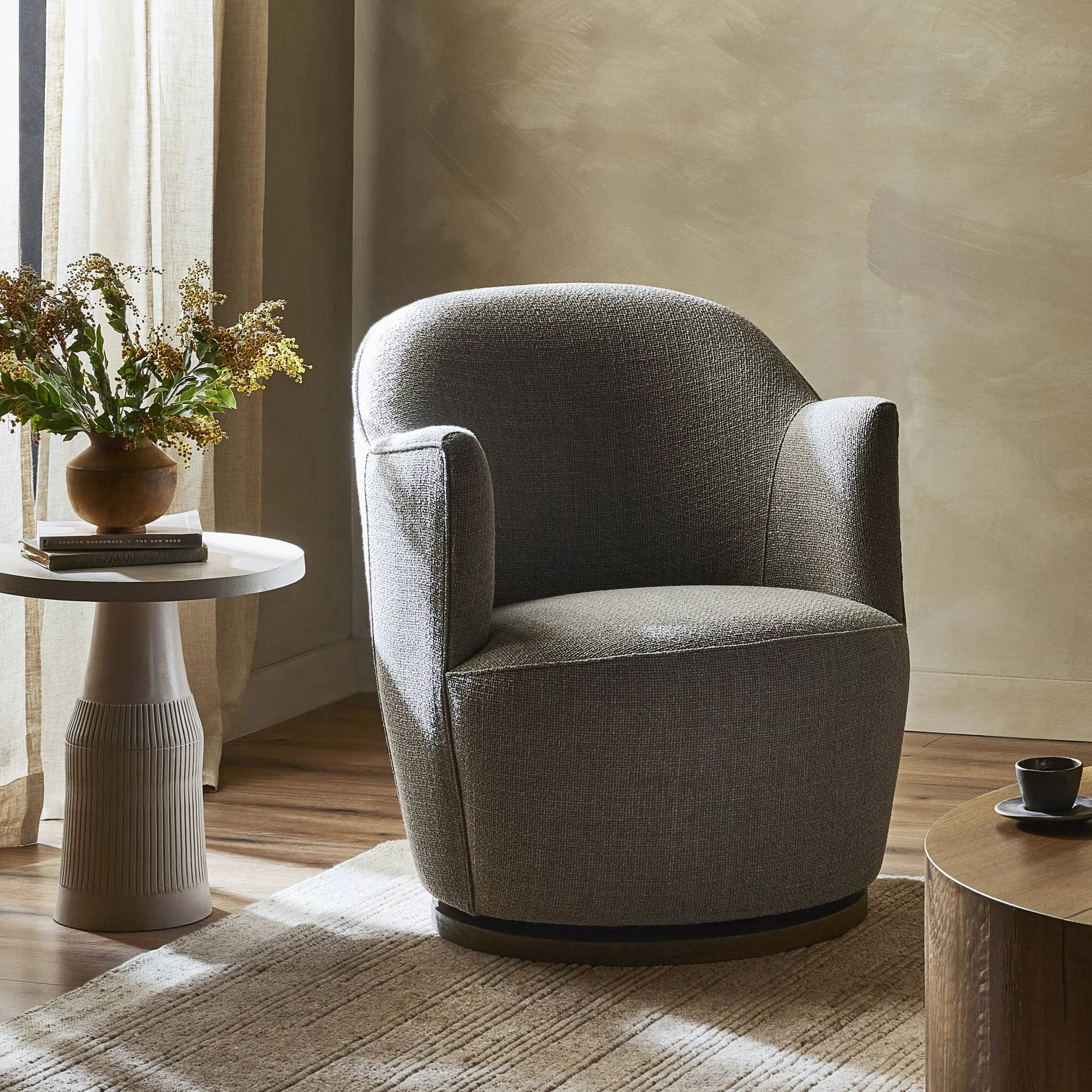Aurora Swivel Chair - 106102-025 106102025