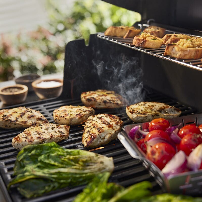 Genesis E-315 Gas Grill (Natural Gas) view 4