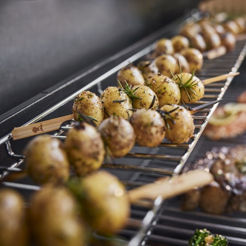 Genesis S-415 Gas Grill (Natural Gas) view 3