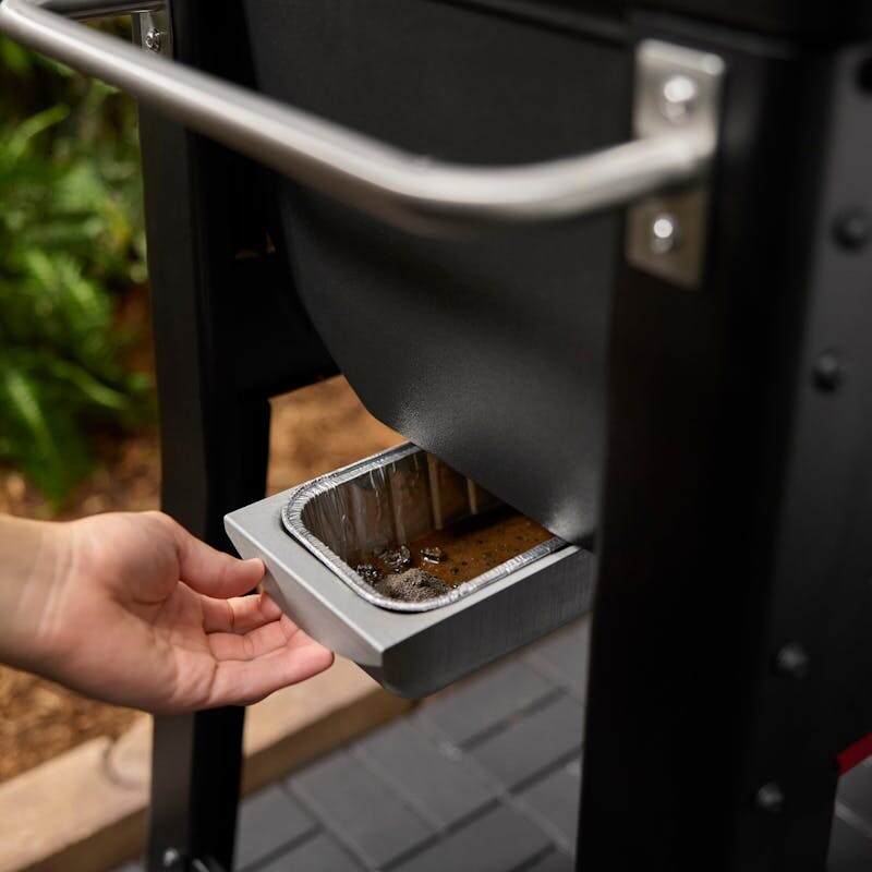 Weber Smoque™ Pellet Smoker view 7