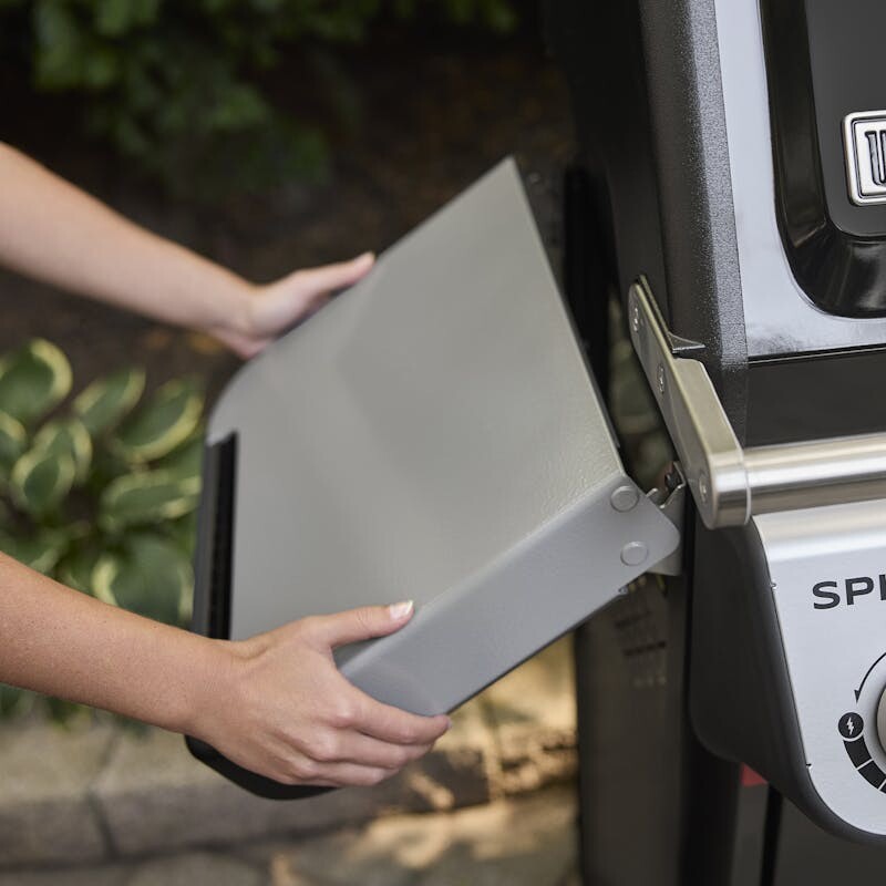 Spirit® E-325 Gas Grill (Natural Gas) view 6