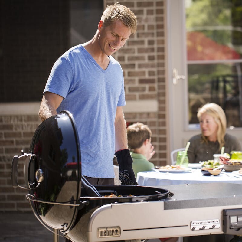 Performer Deluxe Charcoal Grill 22" 15501001