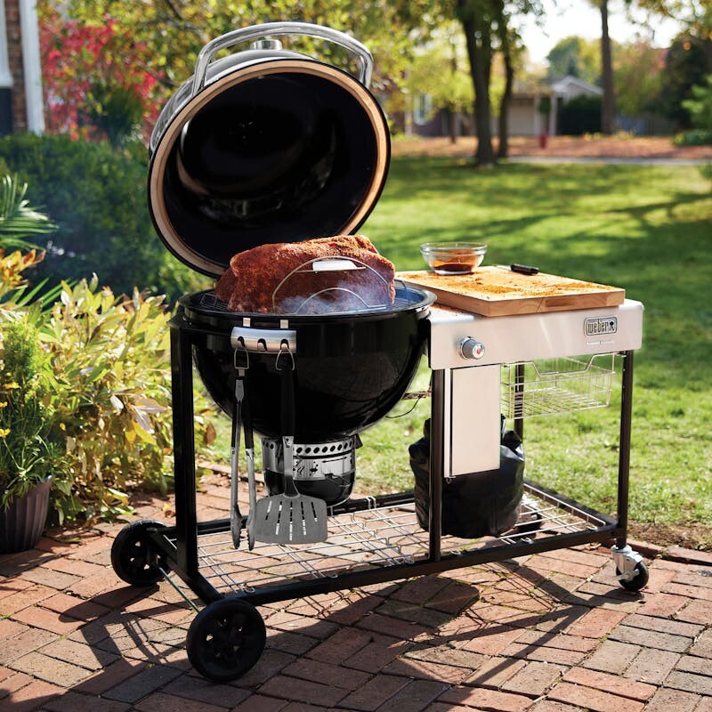 Summit® Kamado S6 Charcoal Grill Center view 5