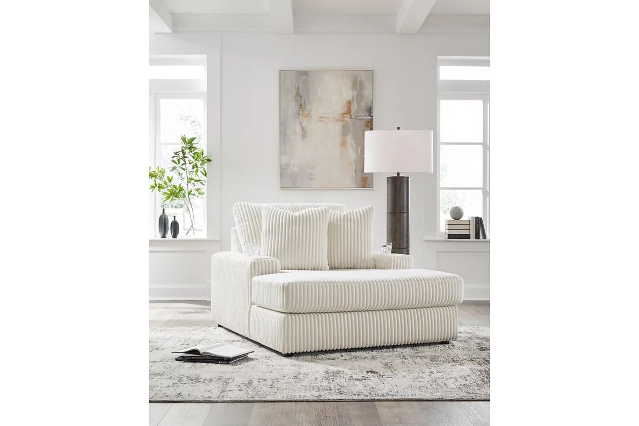 Lindyn 3-Piece LAF Sectional With Chaise In Ivory 21104S13