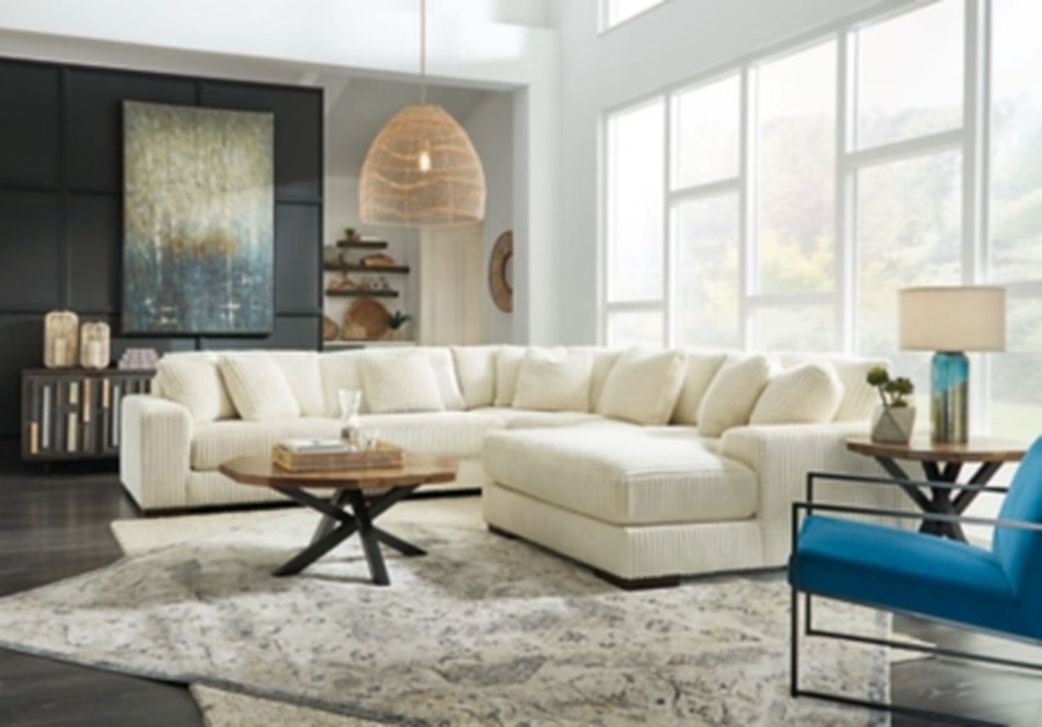 Lindyn 4-Piece Sectional In Ivory 21104S15