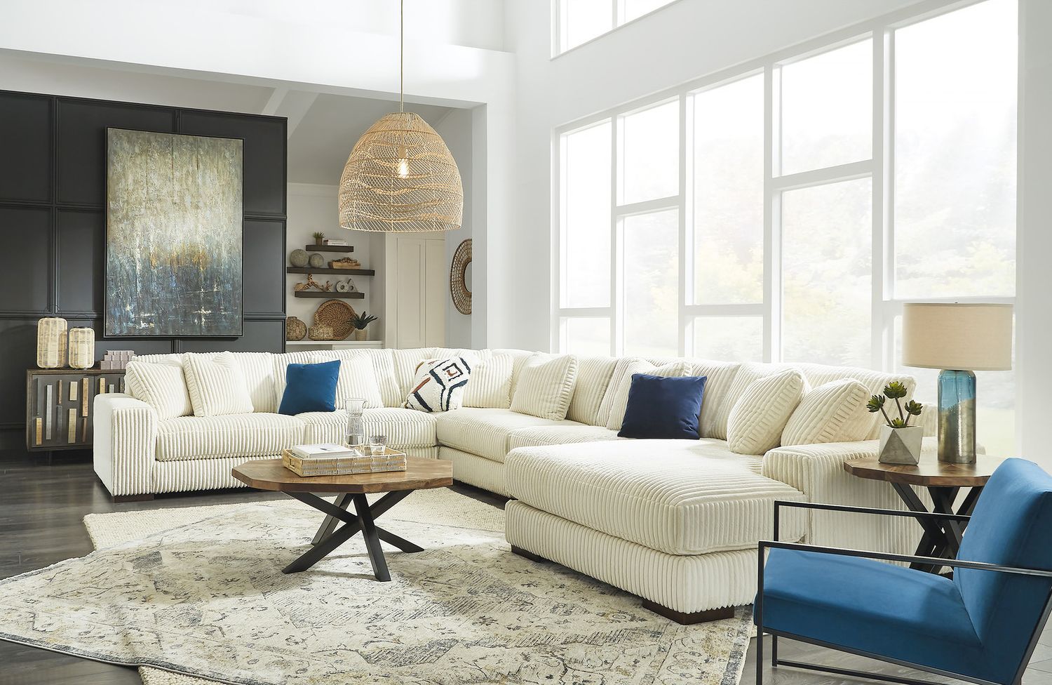 Lindyn 6-Piece Sectional In Ivory 21104S19