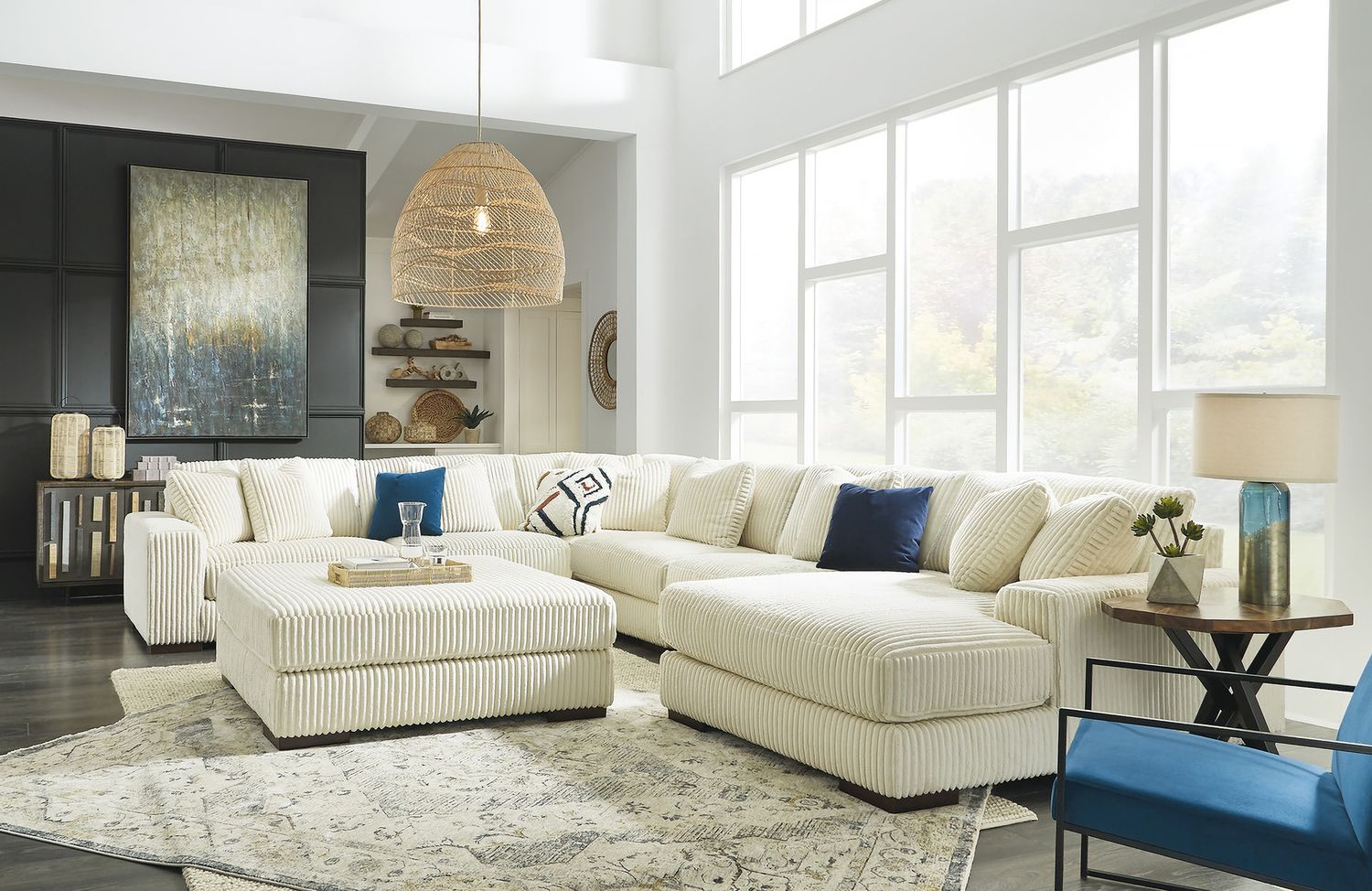Lindyn 6-Piece Sectional In Ivory 21104S19
