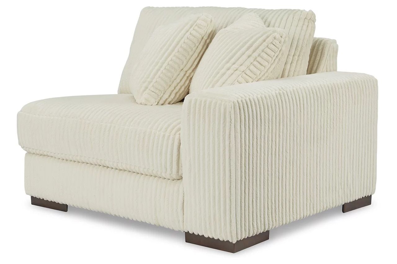 Lindyn 2-Piece RAF Chaise Sectional In Ivory 21104S4