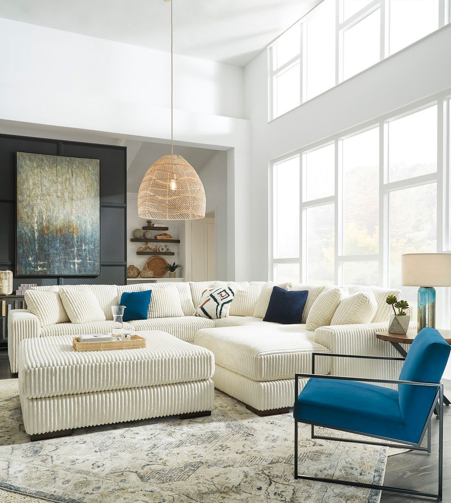 Lindyn 2-Piece RAF Chaise Sectional In Ivory 21104S4