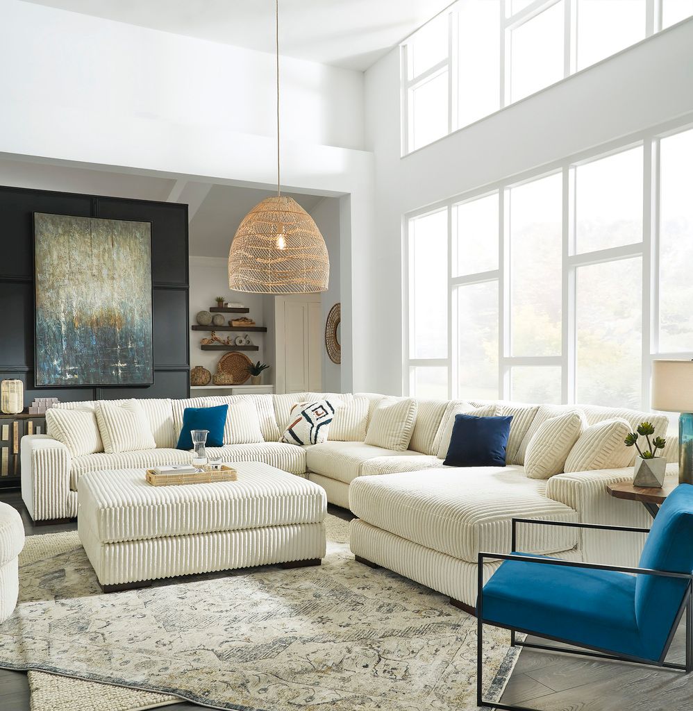 Lindyn 2-Piece RAF Chaise Sectional In Ivory 21104S4