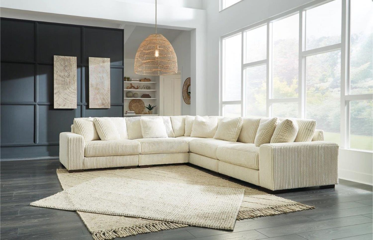 Lindyn 5-Piece Sectional In Ivory 21104S5