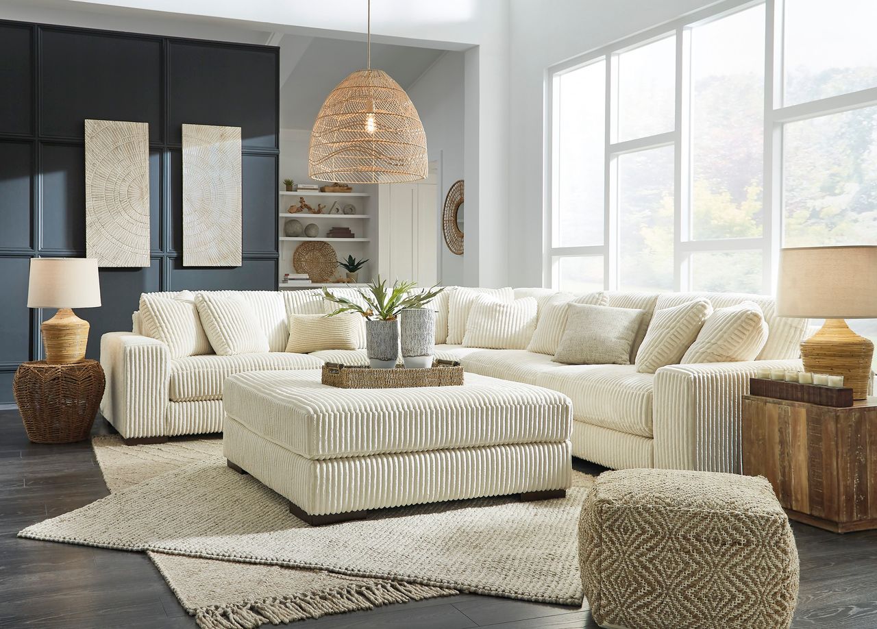 Lindyn 5-Piece Sectional In Ivory 21104S5