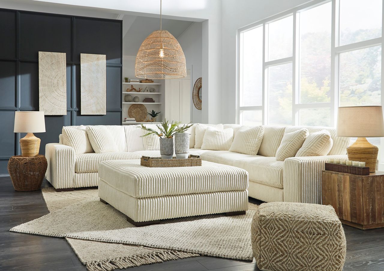 Lindyn 5-Piece Sectional In Ivory 21104S5