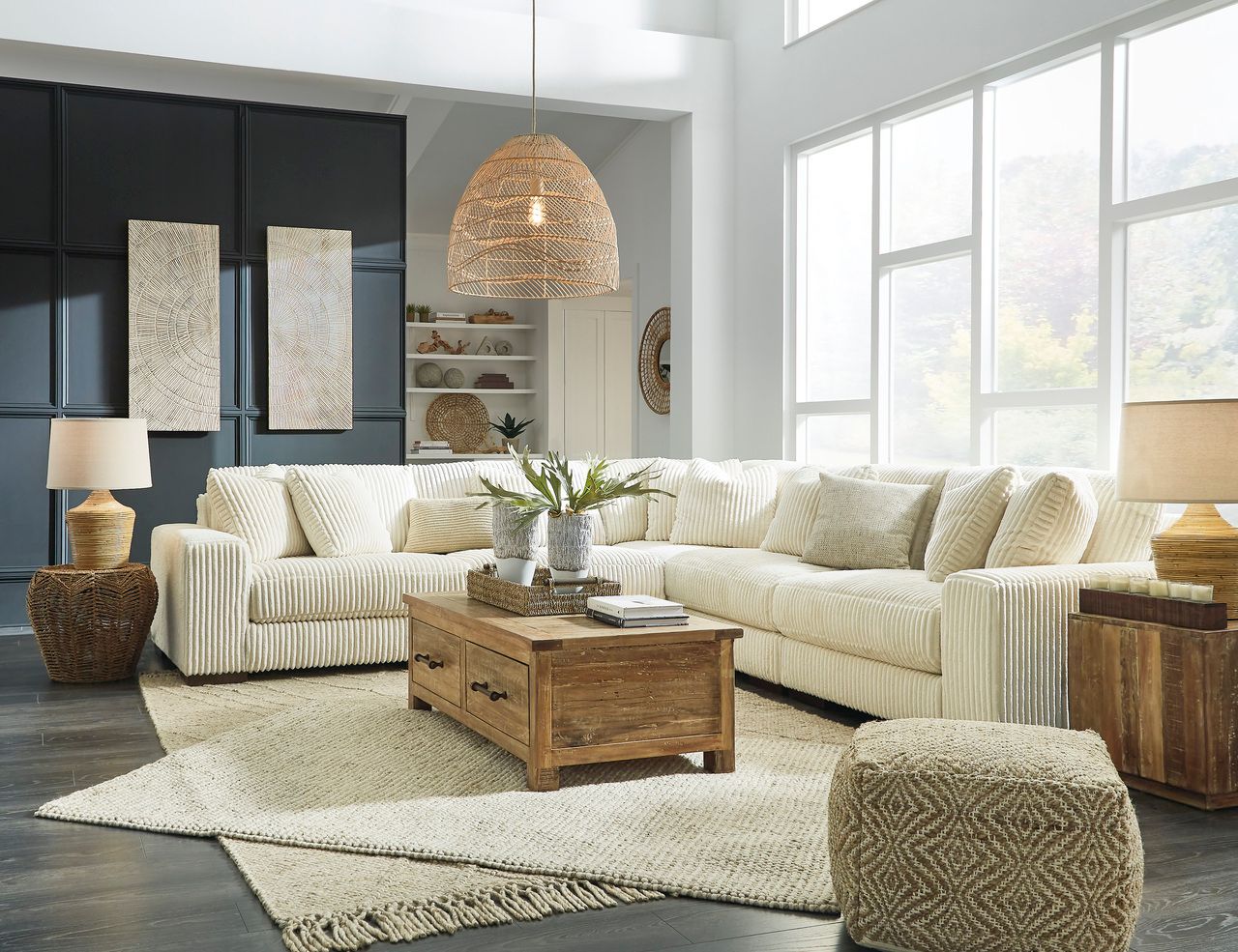 Lindyn 5-Piece Sectional In Ivory 21104S5