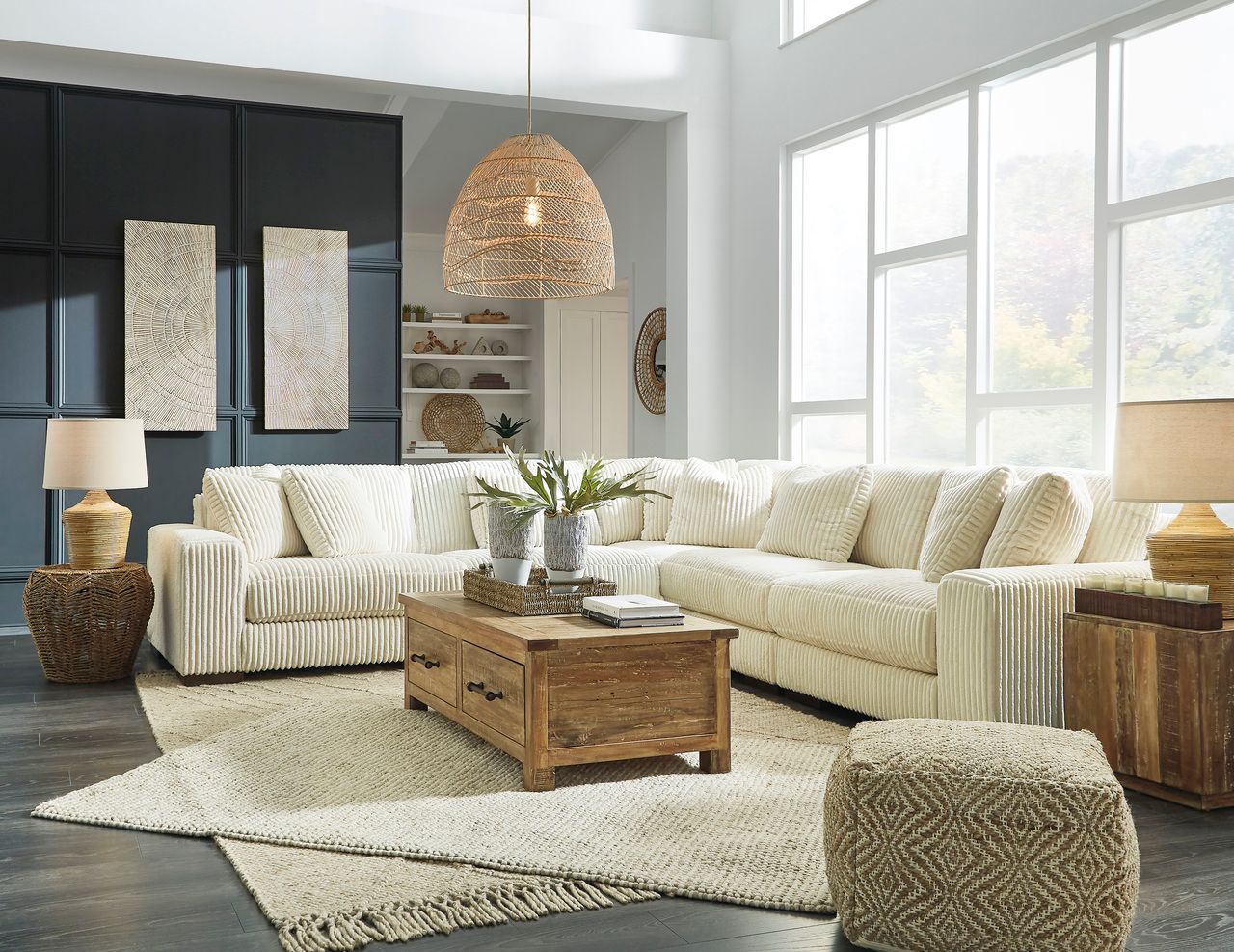 Lindyn 5-Piece Sectional In Ivory 21104S5