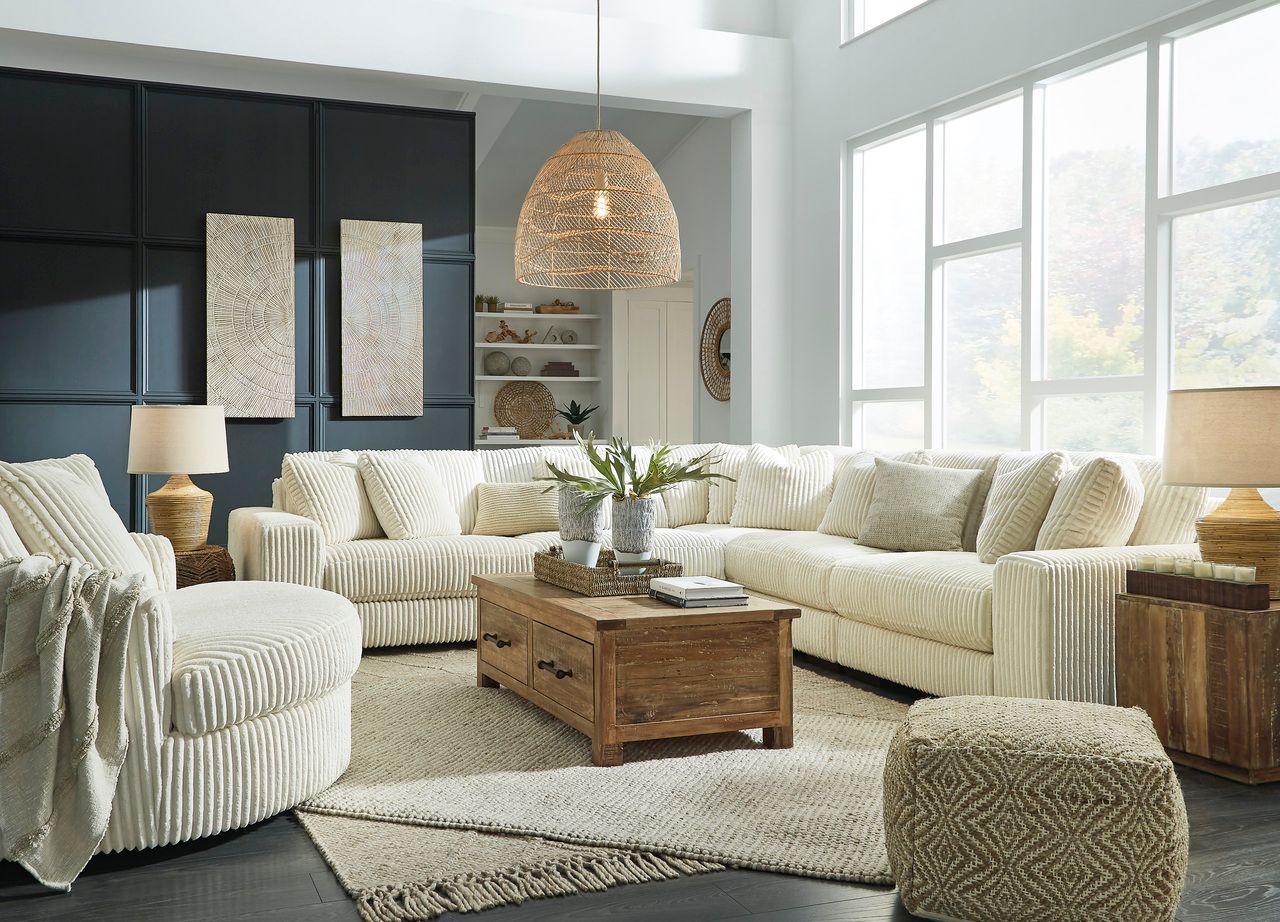 Lindyn 5-Piece Sectional In Ivory 21104S5
