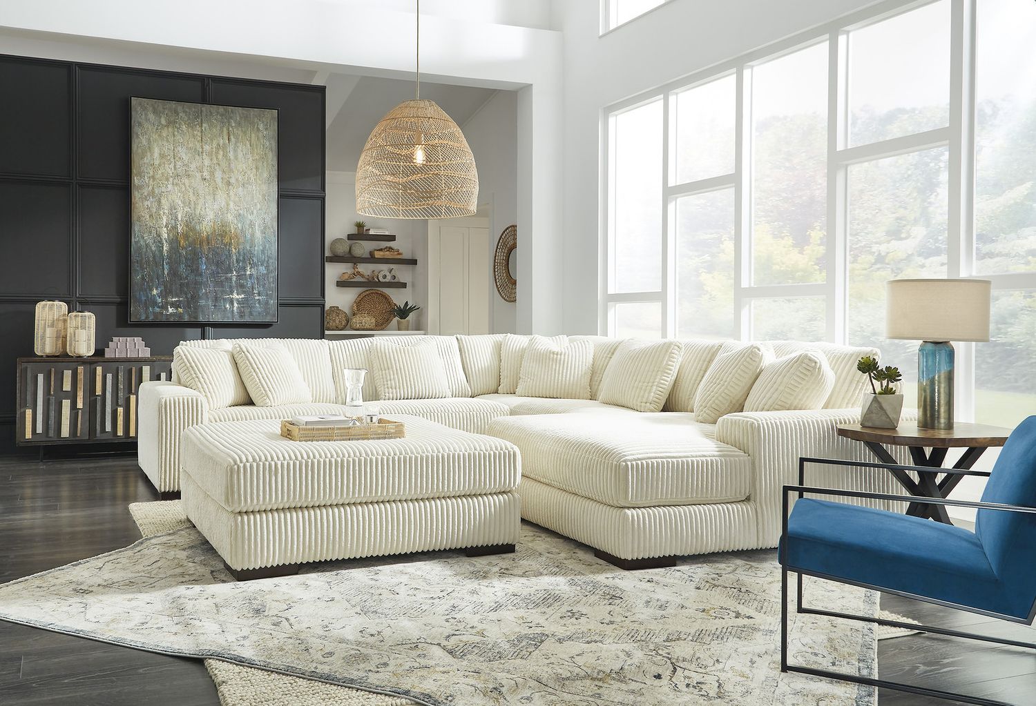 Lindyn 5-Piece RAF Sectional With Chaise In Ivory 21104S7