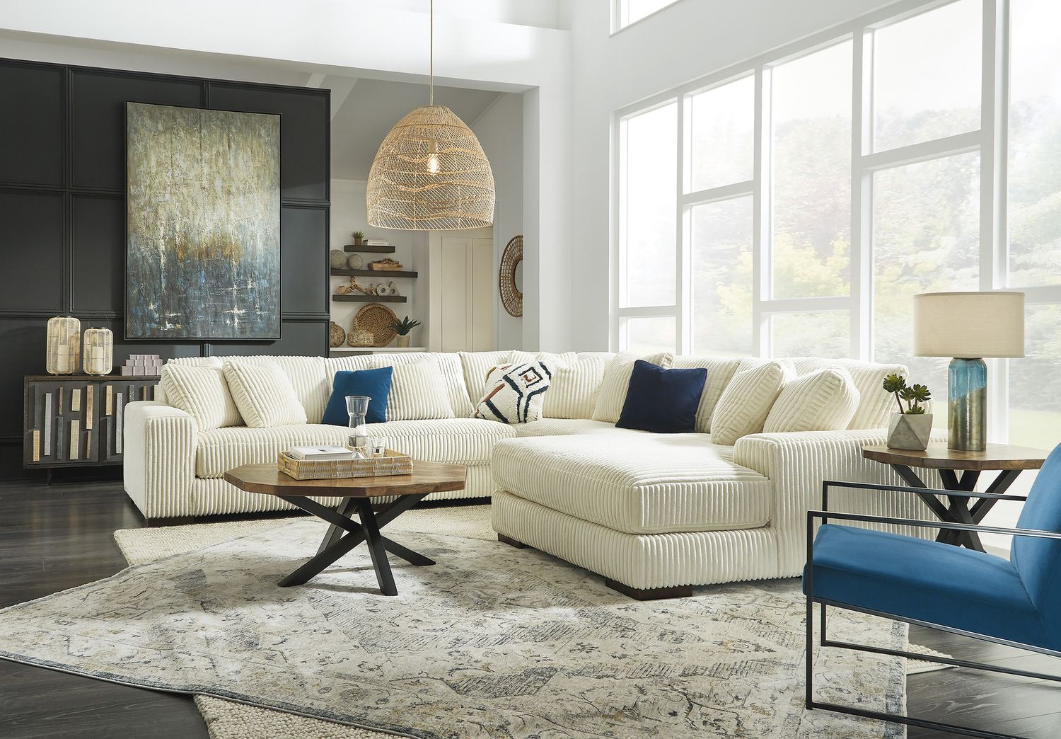 Lindyn 5-Piece RAF Sectional With Chaise In Ivory 21104S7