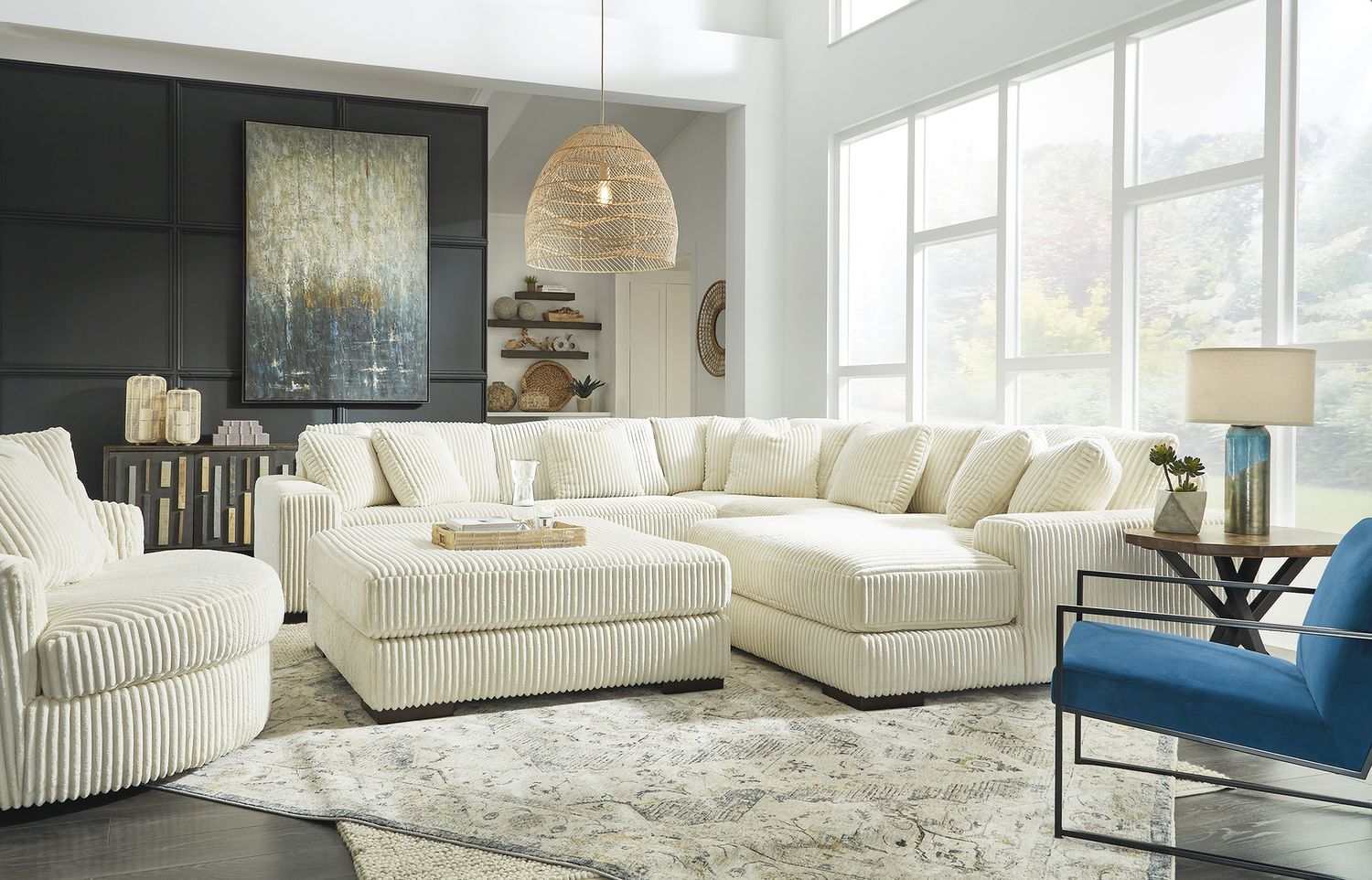 Lindyn 5-Piece RAF Sectional With Chaise In Ivory 21104S7