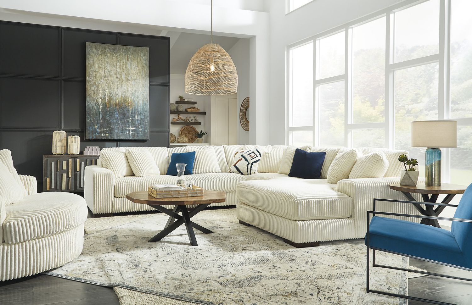 Lindyn 5-Piece RAF Sectional With Chaise In Ivory 21104S7