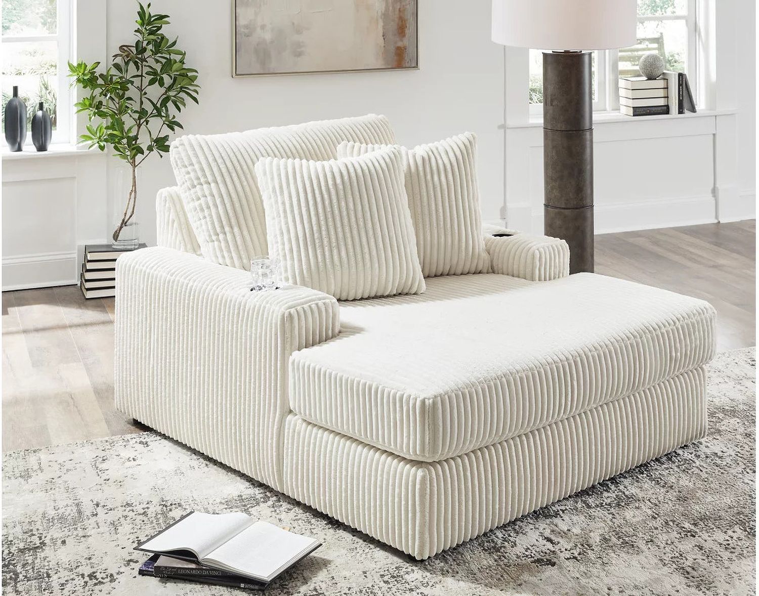 Lindyn 4-Piece Sectional In Ivory 21104S8