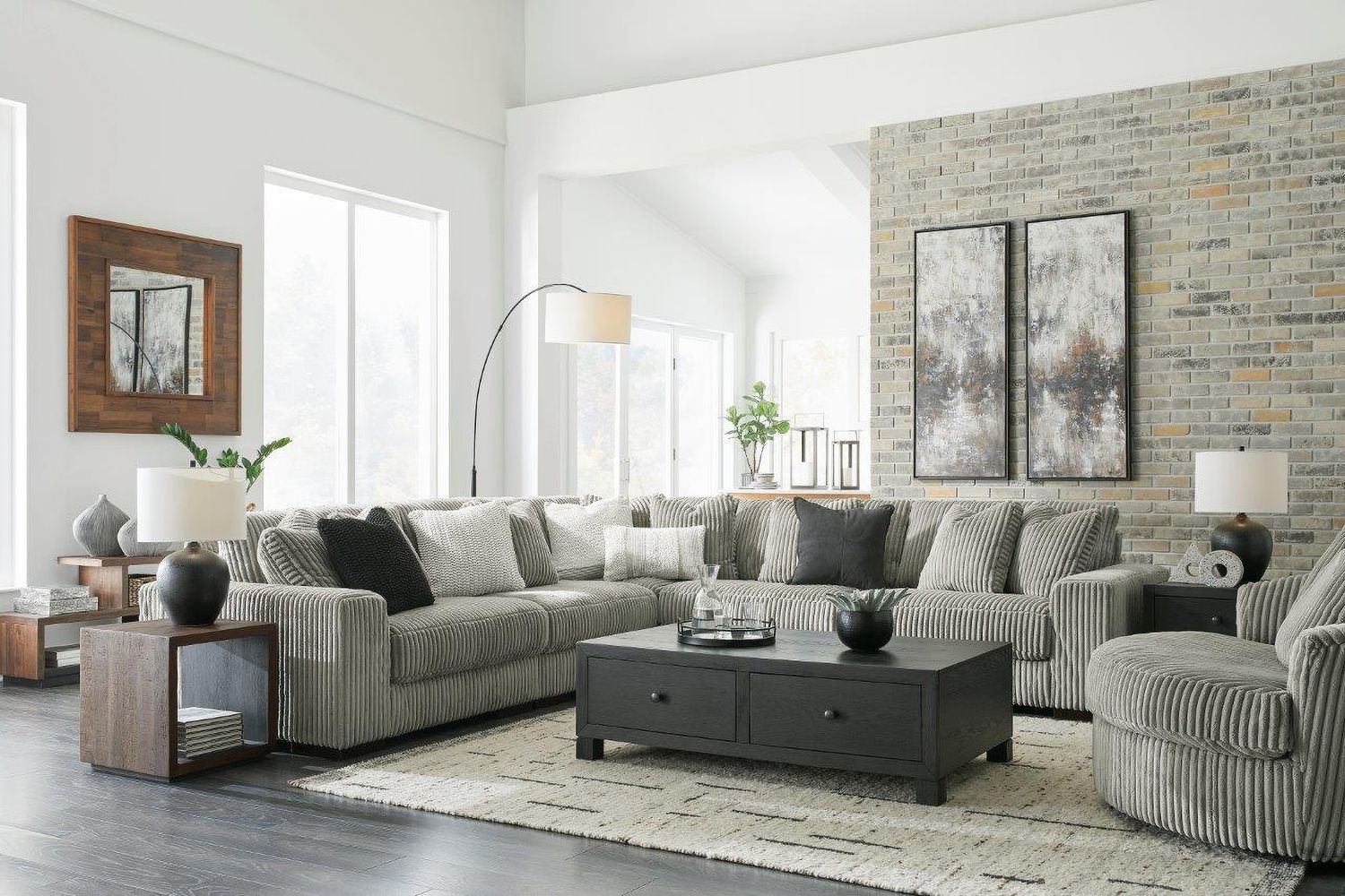 Lindyn Fog Oversized Swivel Accent Chair 2110521
