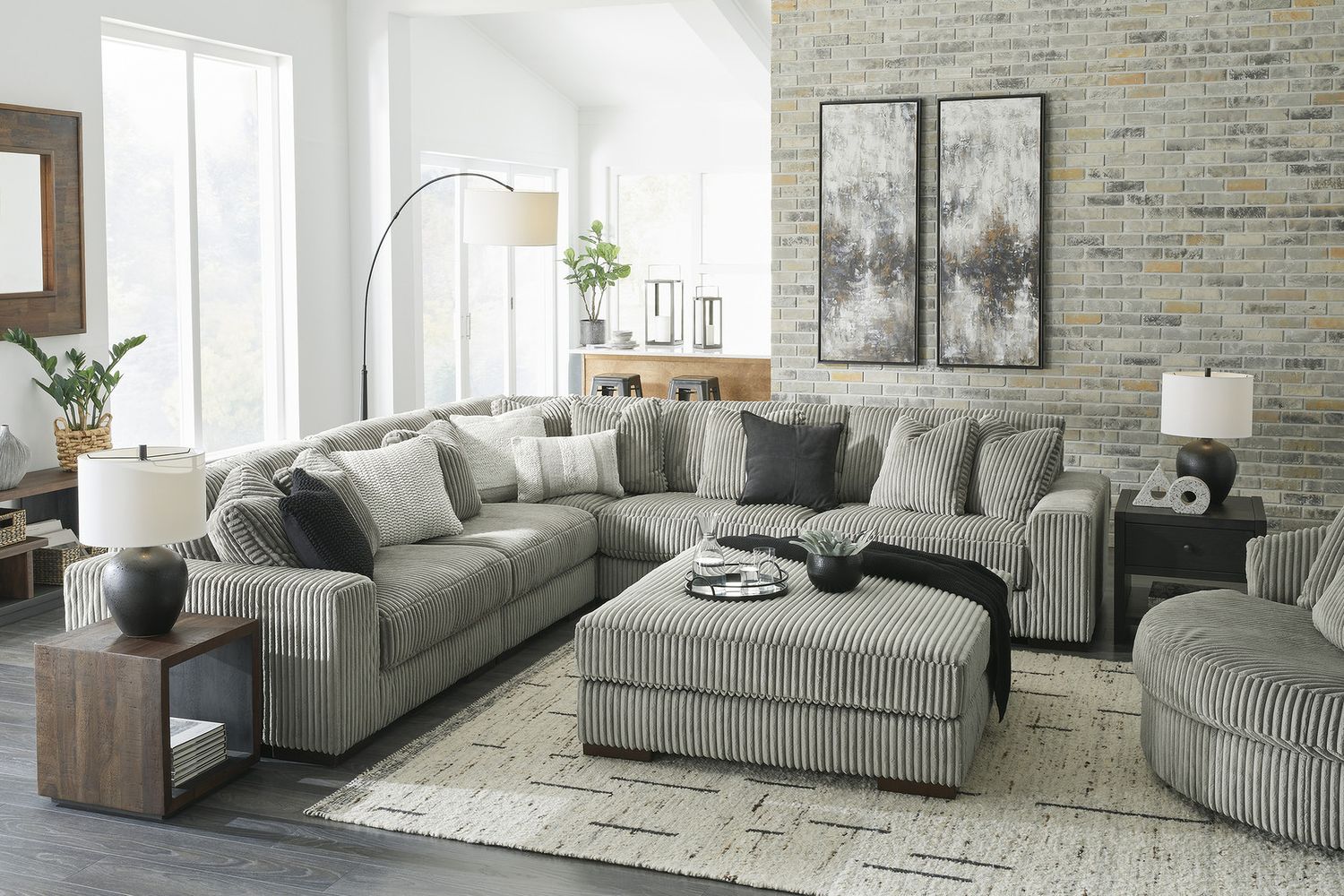 Lindyn Modular Loveseat In Fog 21105S1