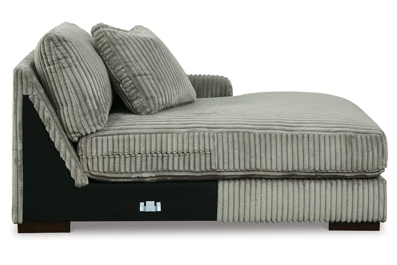 Lindyn Super Chaise In Fog 21105S11