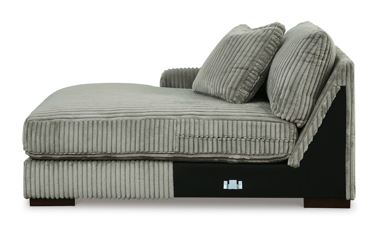 Lindyn Super Chaise In Fog 21105S11
