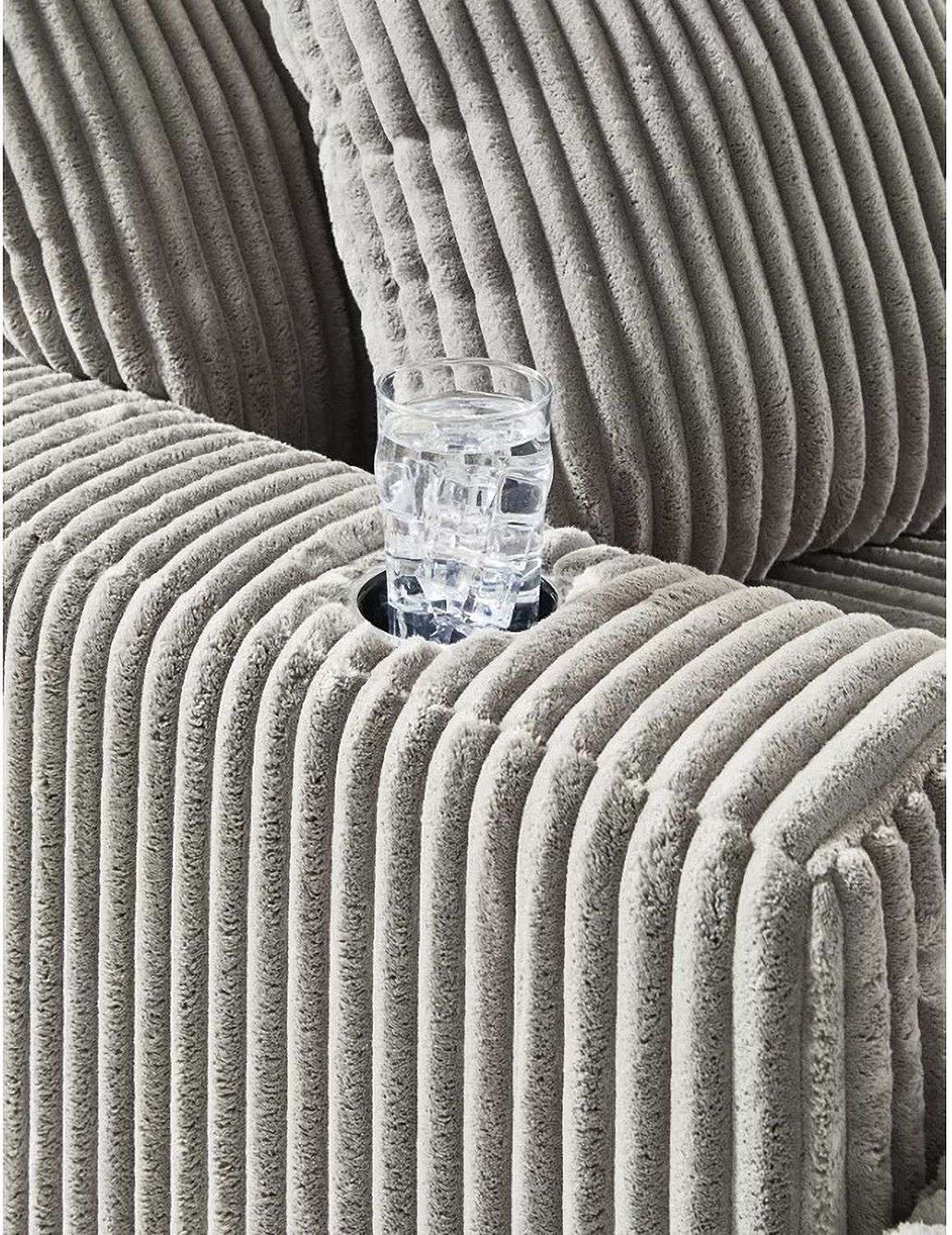Lindyn 2-Piece RAF Chaise Sectional In Fog 21105S4