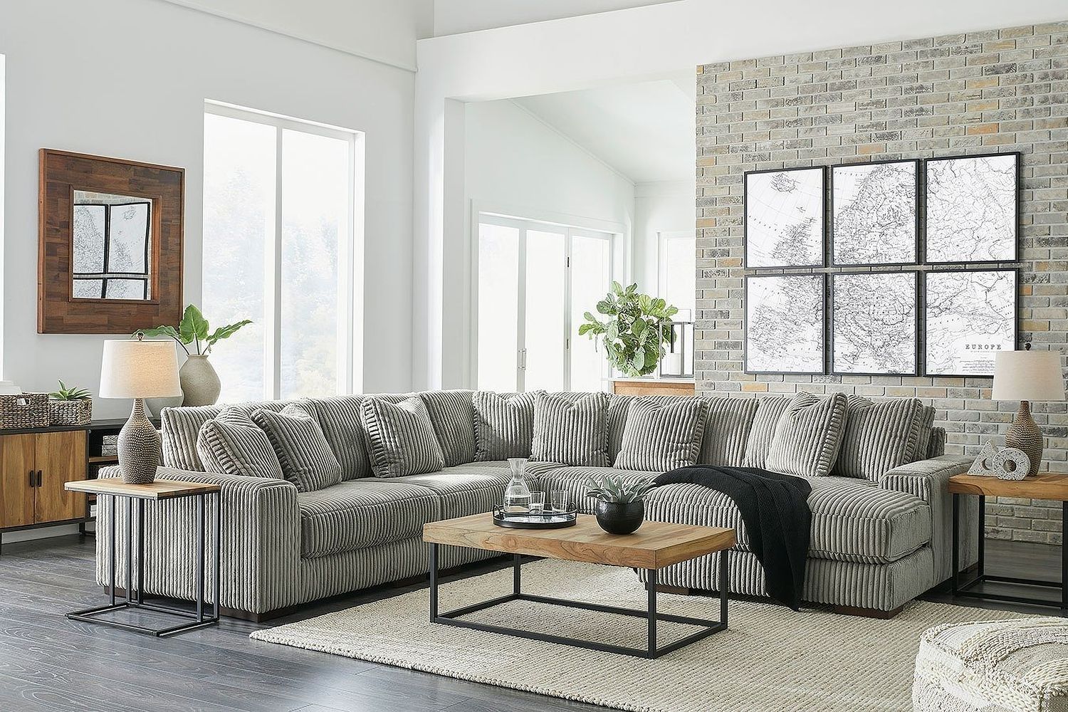 Lindyn 5-Piece RAF Sectional With Chaise In Fog 21105S7