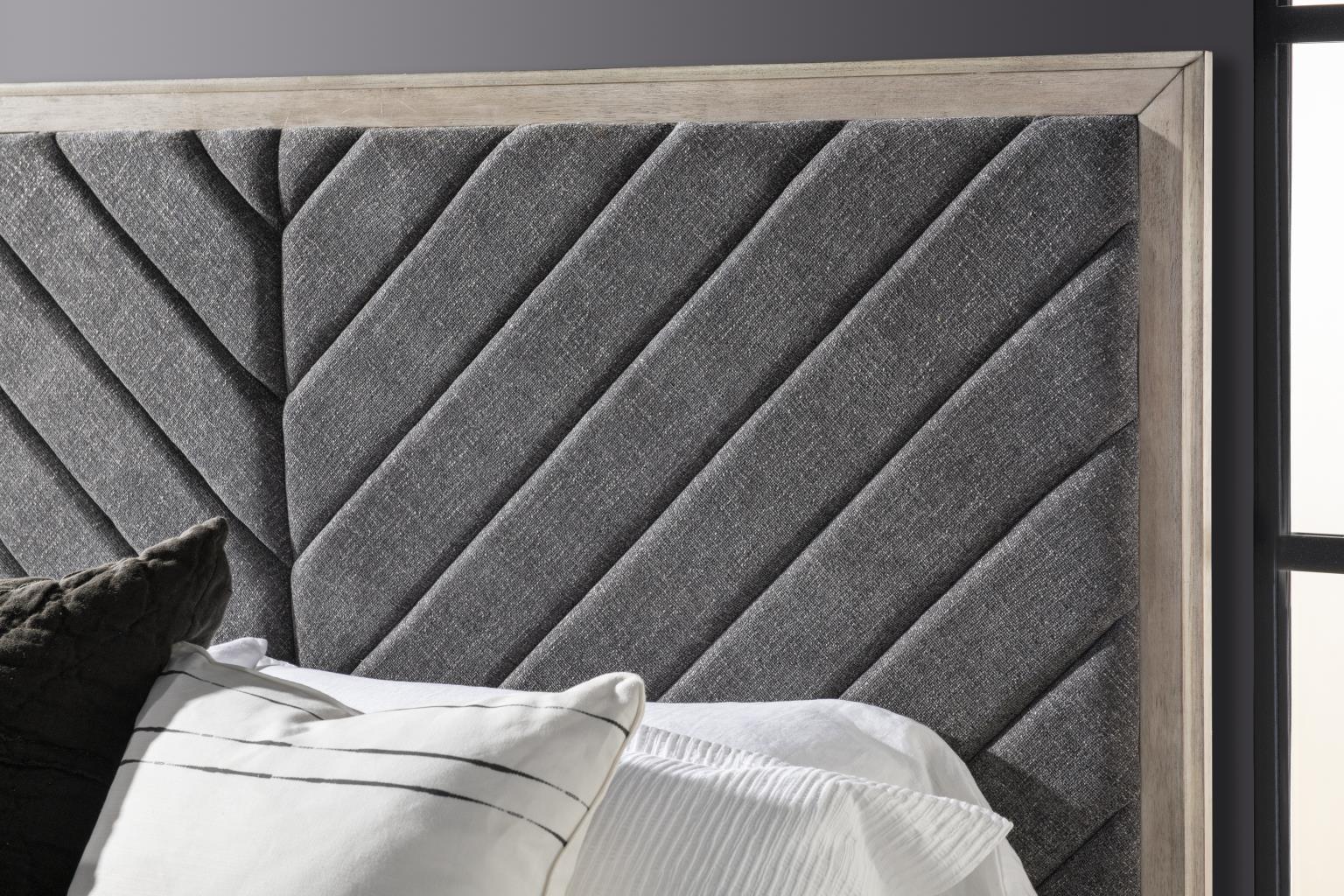 2400 Halifax BR Complete Upholstered Bed Cal King 6/0 24004707K
