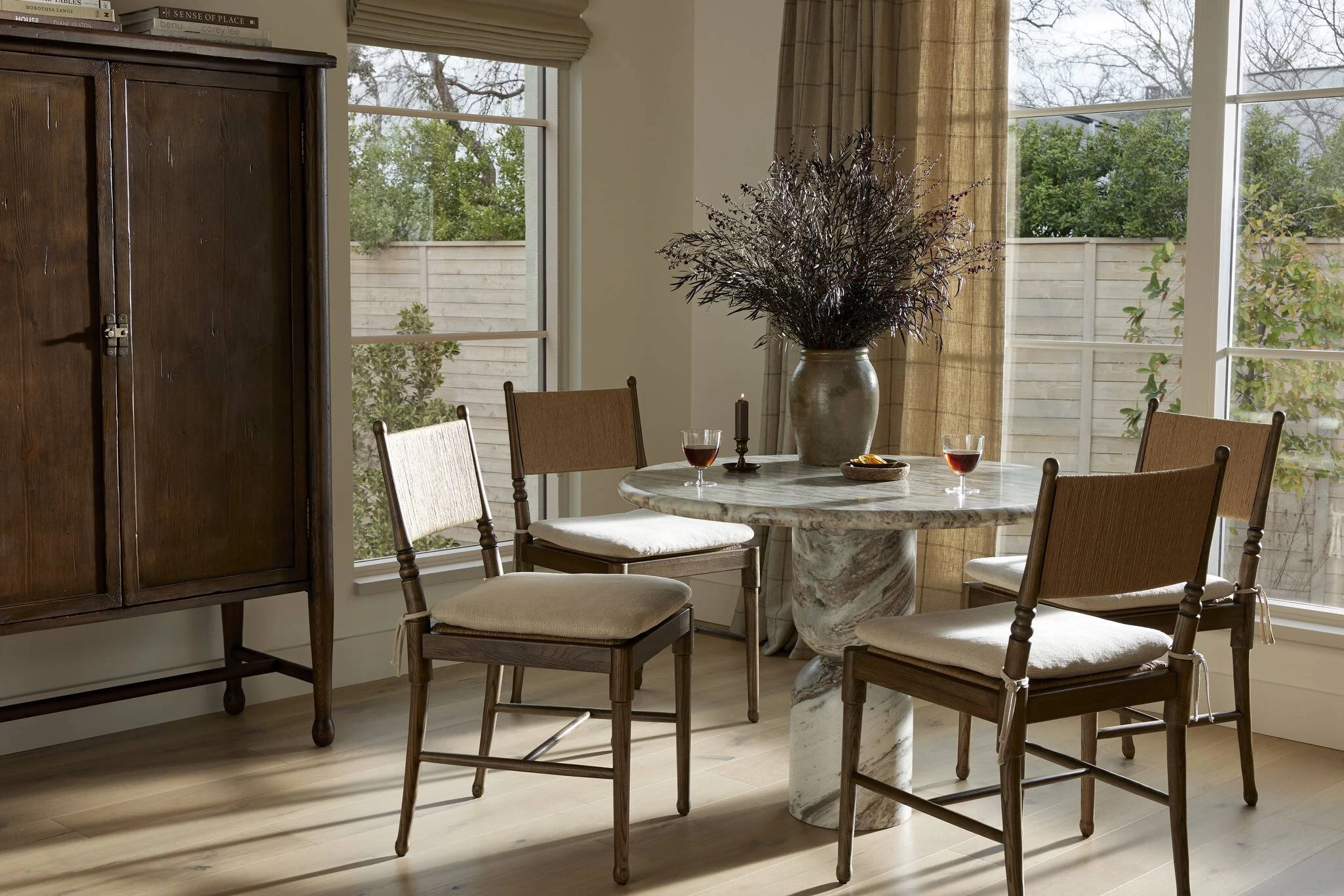 Figueroa Dining Table - 243202-001 243202001