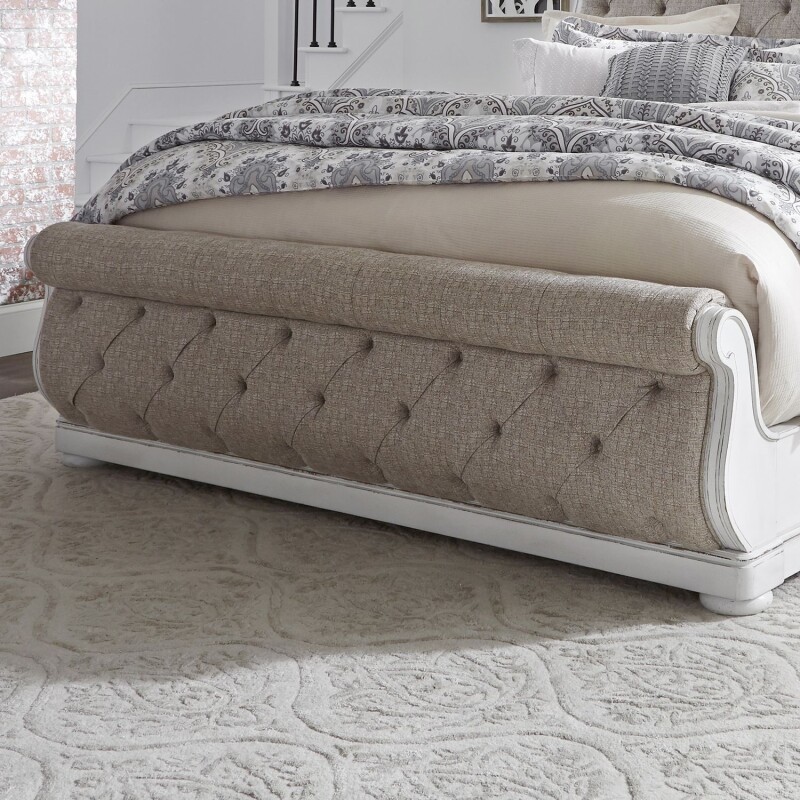 Magnolia Manor Queen Uph Sleigh Footboard 244BR21FU