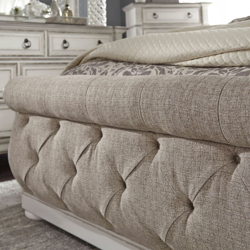 Magnolia Manor Queen Uph Sleigh Footboard 244BR21FU