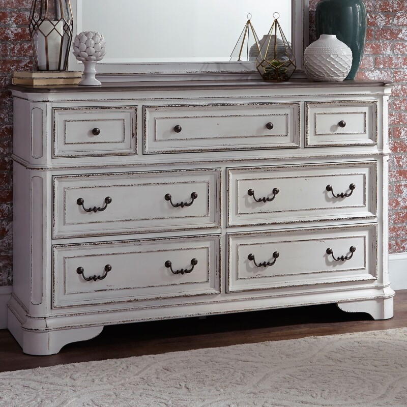Magnolia Manor 7 Drawer Dresser 244BR31