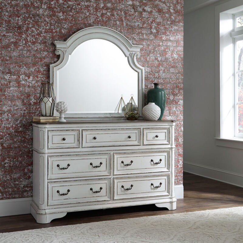 Magnolia Manor 7 Drawer Dresser 244BR31