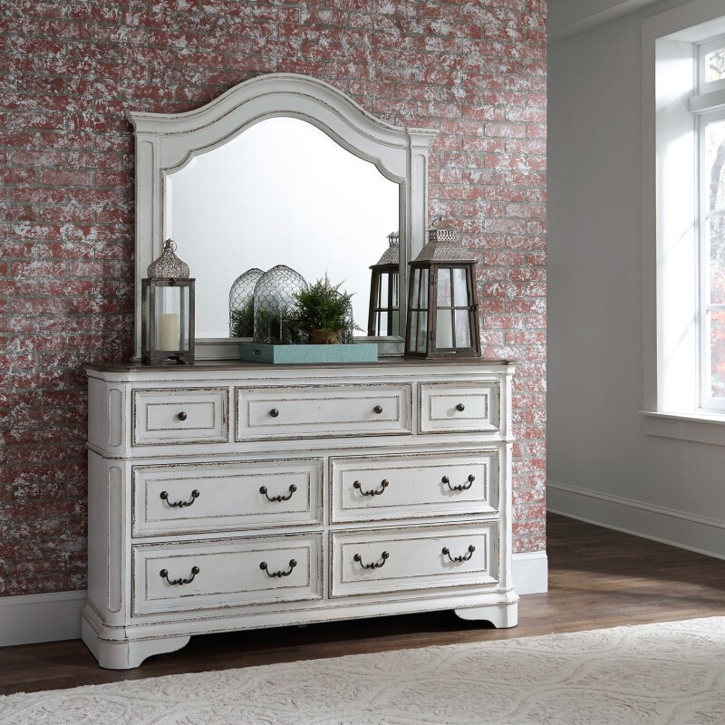 Magnolia Manor 7 Drawer Dresser 244BR31