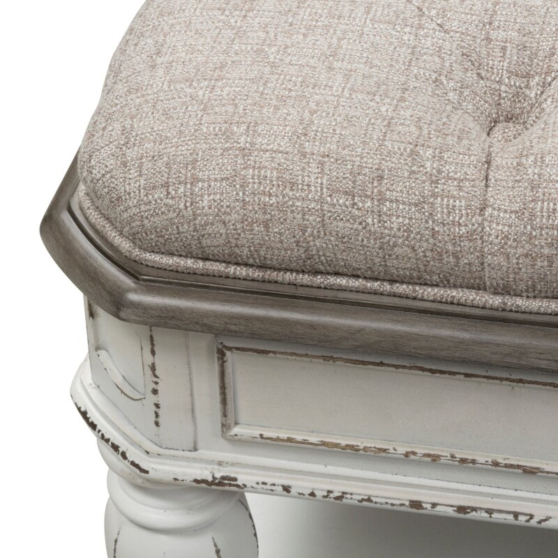 Magnolia Manor Bed Bench 244BR47