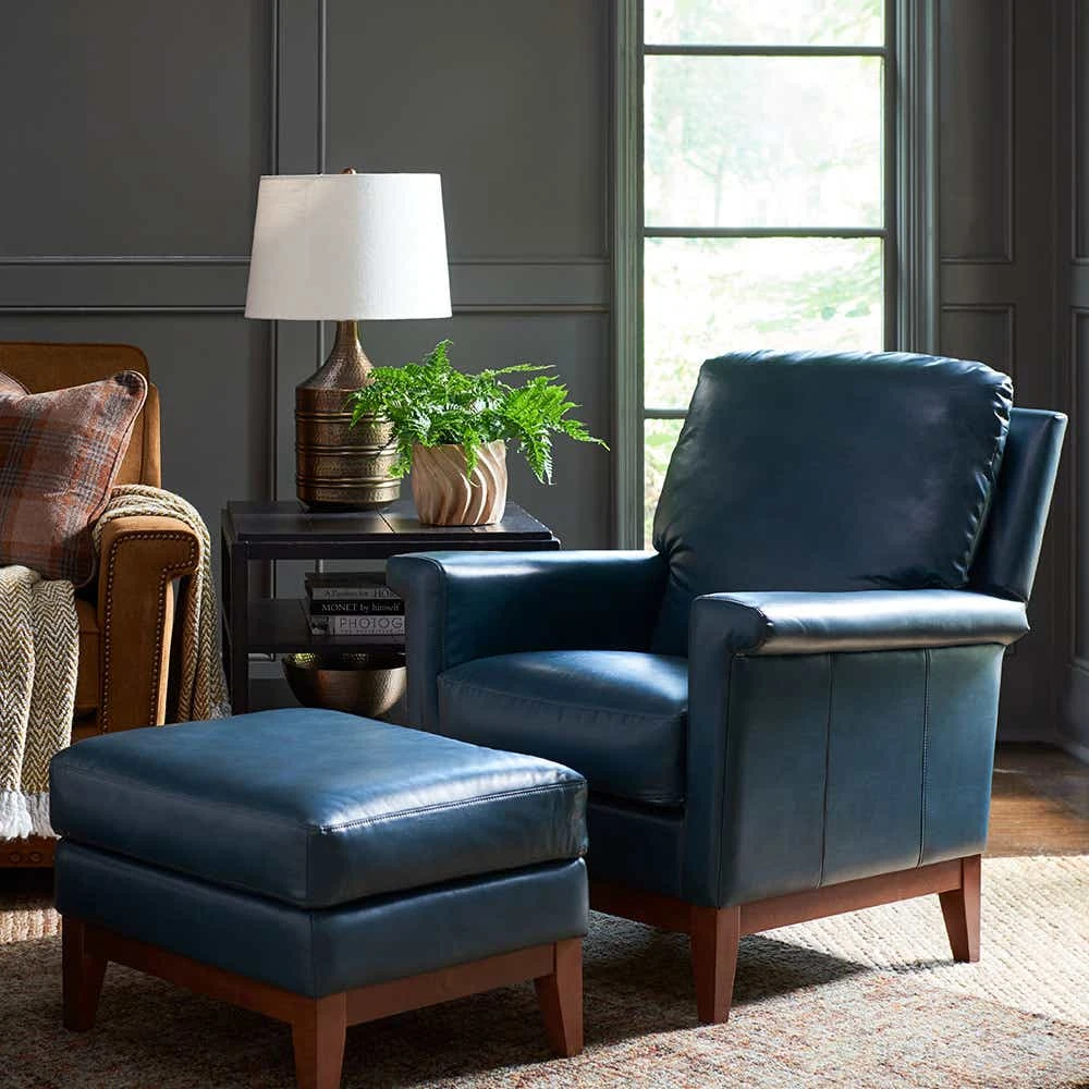 Ferndale Ottoman 245408