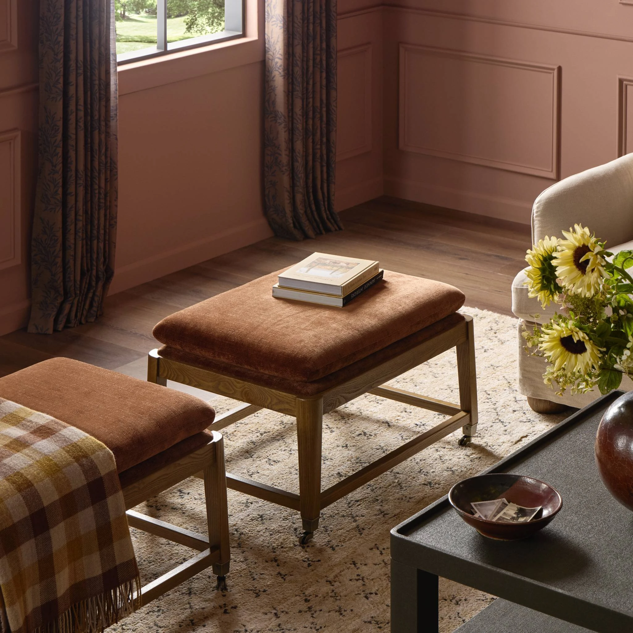 Eleanor Accent Stool - 249135-002 249135002