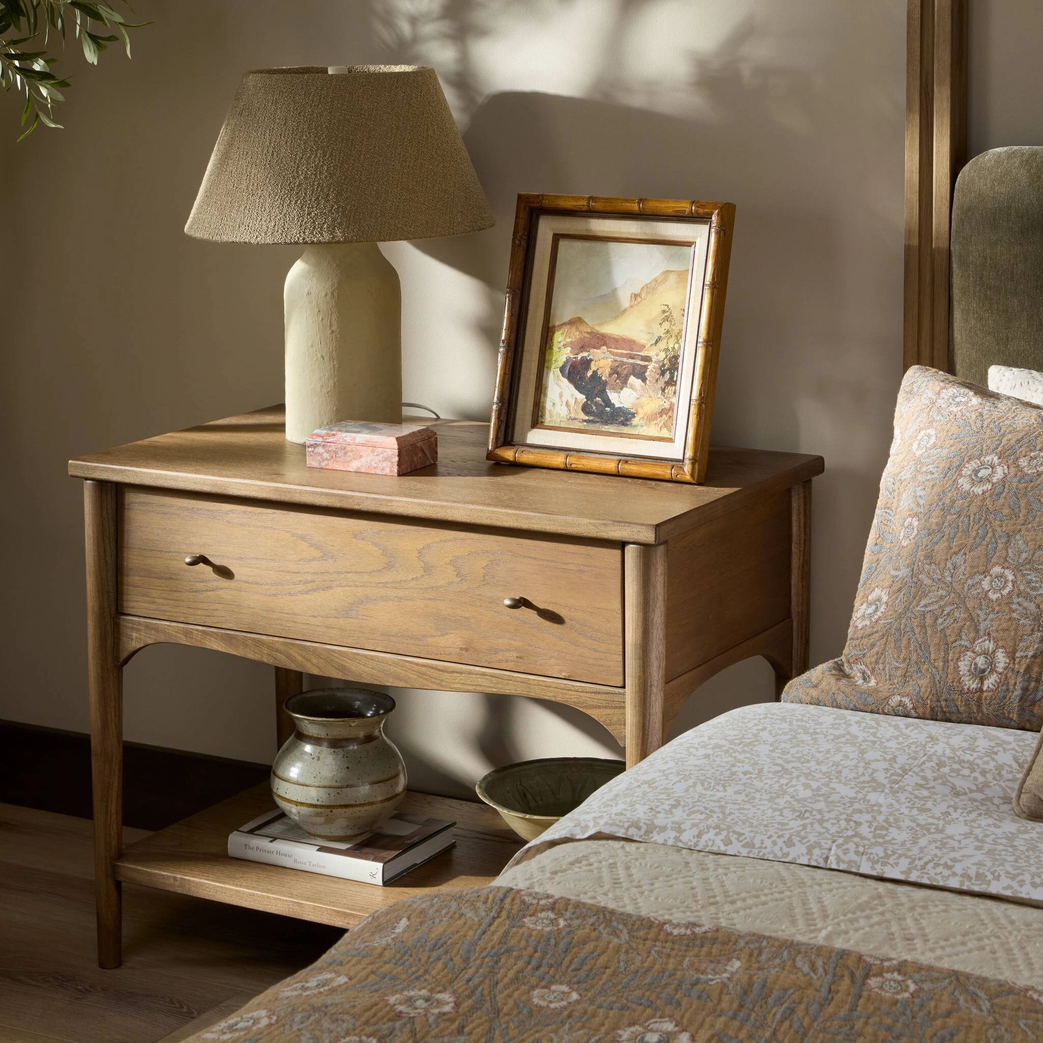 Lizzy Nightstand - 251168-001 251168001