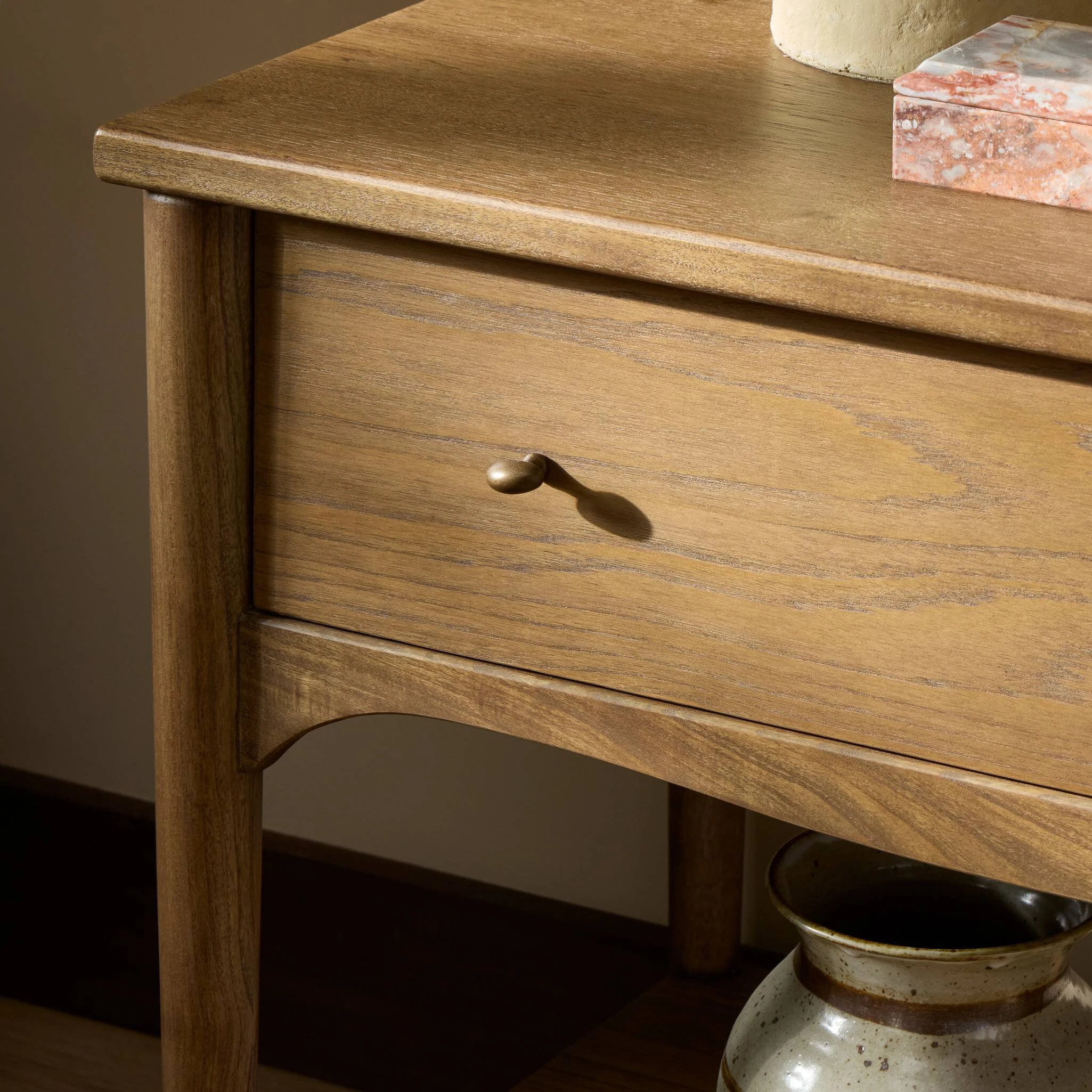Lizzy Nightstand - 251168-001 251168001