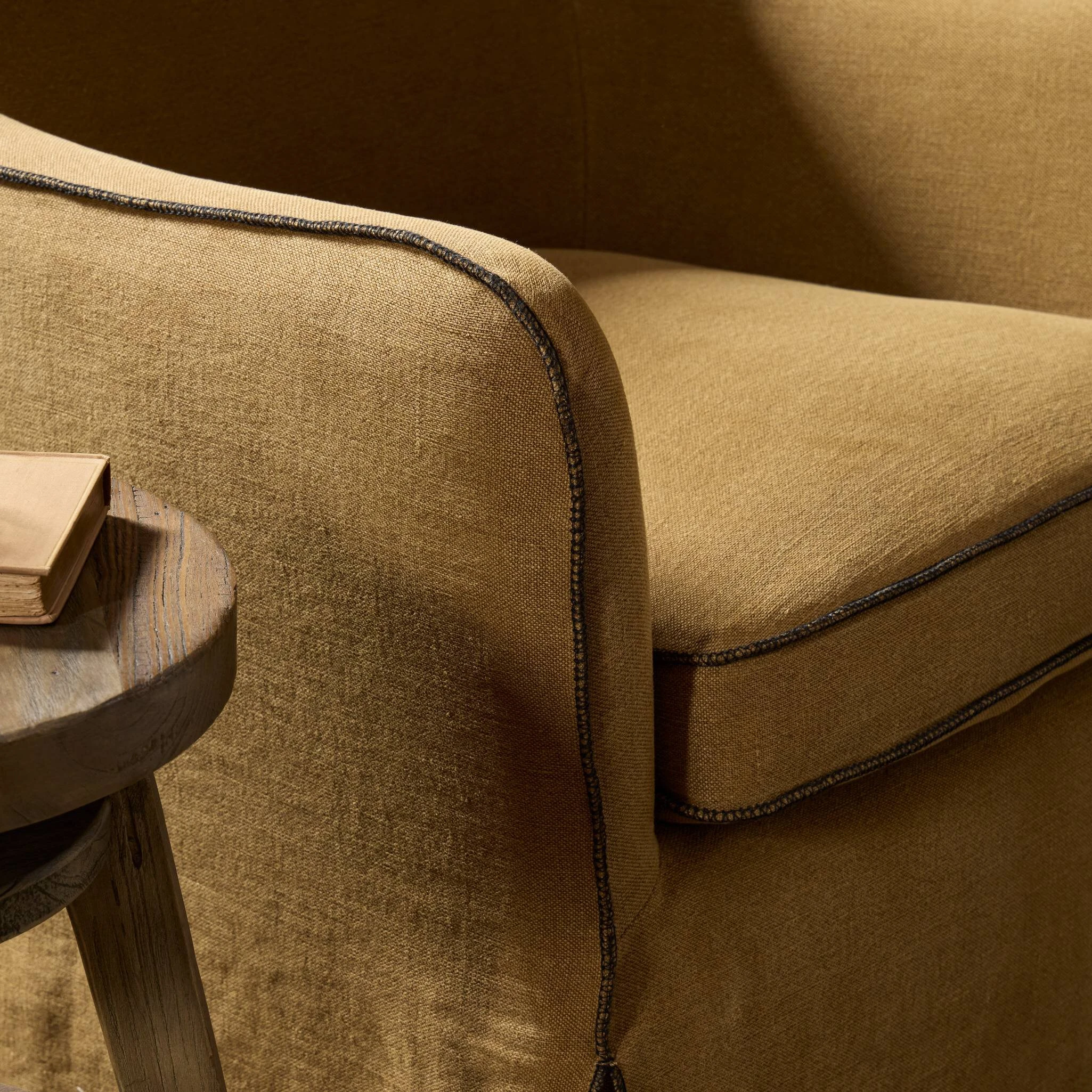 Devon Slipcover Swivel Chair - 251330-002 251330002